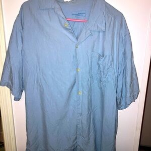 Tommy Bahama , 100% silk , embroidered, button up polo . Size XL/XG